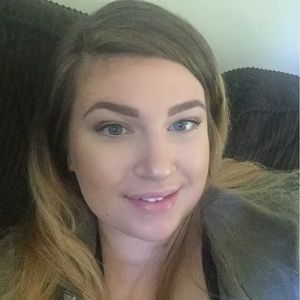 Meet your Posher, Caitlyncaitlyn